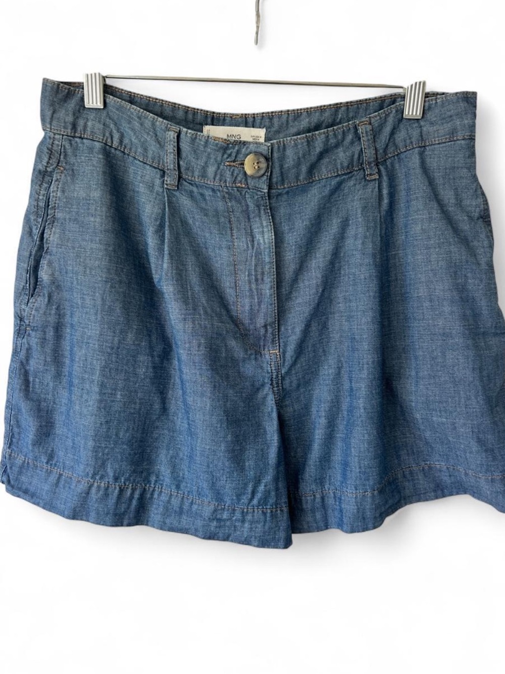 MANGO Pleated Front Chambray Denim Shorts Blue Size Medium